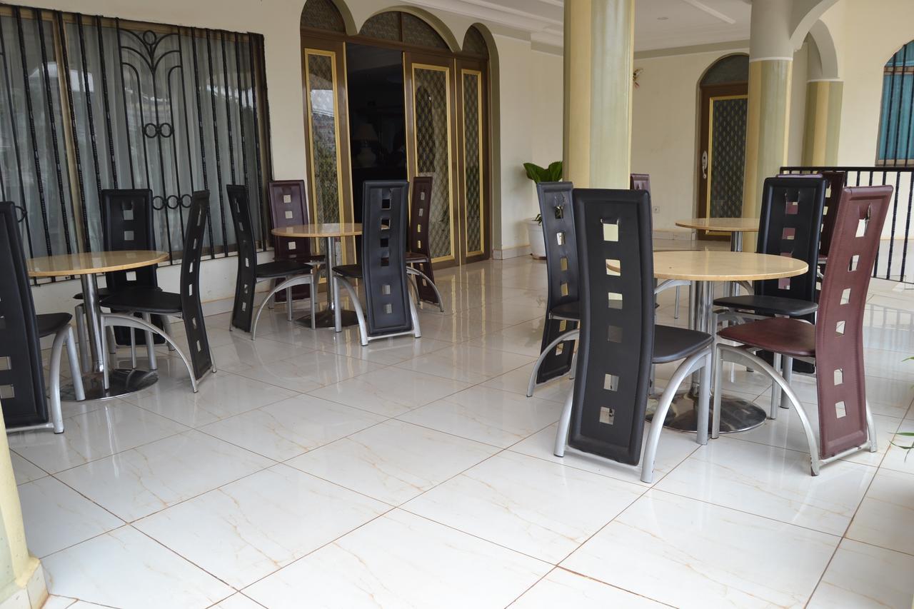 Massao Palace Hotel Yaoundé Extérieur photo